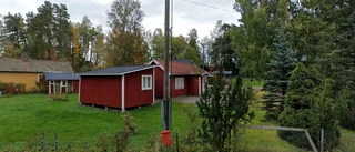 34 kvadratmeter stor stuga i Heby såld för 800 000 kronor