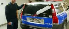 Polisbil vandaliserades av ungdomar