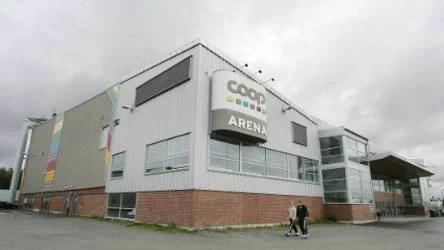 Coop arena förblir i kommunal ägo, men hyrs t till Luleå hockey som också tar över driften av anläggnijngen. FOTO: Göran Ström