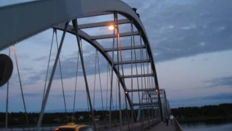 För drygt tio år sedan avled en ung man när han tillsammans med några kamrater avslutade en festkväll med hopp från Bergnäsbron. foto: PRIVAT
