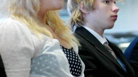 Ida Skogqvist och Juha Tolvanen gladdes åt att ta studenten.