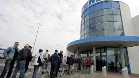 Den felblandade rödspriten som dödade en man i Luleå såldes i Biltemas butik. När det blev känt att rödspriten innehöll metanol i stället för etanol plockade Biltema direkt bort produkten från butikshyllorna och gick ut och varnade allmänheten.          FOTO: Göran Ström