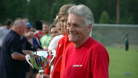 Carl-Johan Mäki - glad tränare.