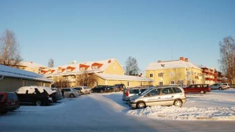 Här på parkeringen, granne med Pumptorget, som ligger ett stenkast från polisstationen i Boden vill Brage samfällighetsförening få kameraövervaka parkeringsplatsen. " Vi har haft mycket stölder och skadegörelse som vi tröttnat på, säger ordförande Urban Engström (infälld bild).FOTO: Lena Leffler