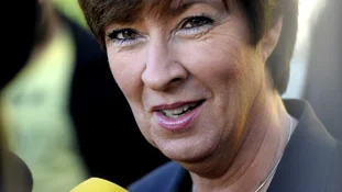 Socialdemokraternas partiledare Mona Sahlin röstade på Skuruskolan i Nacka.