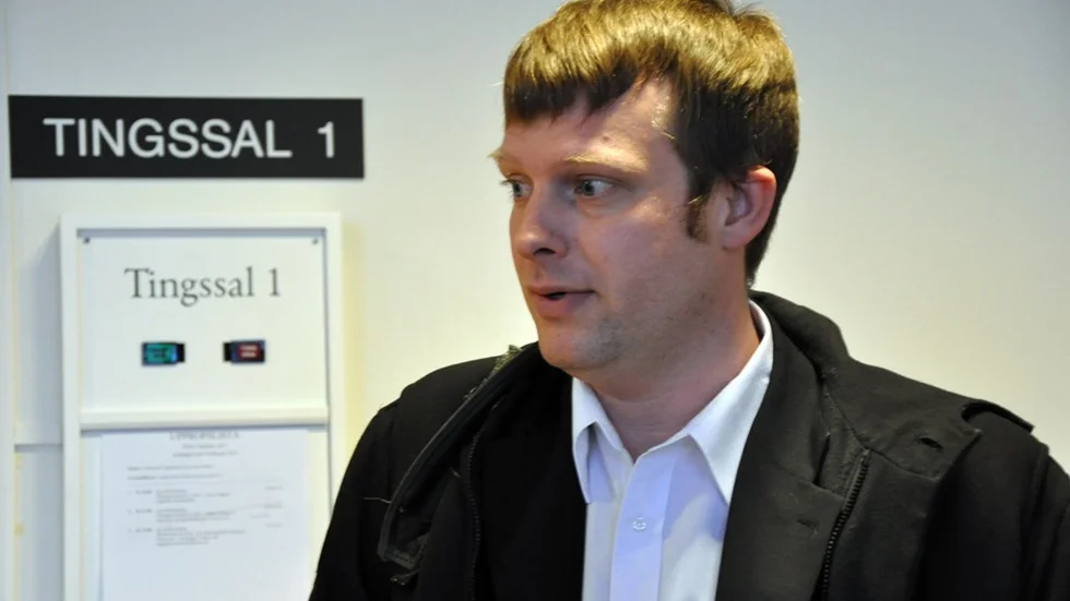 Anton Lundholm ifrågasätter om företaget bär hela skulden till olyckan och tycker att företagsboten på 200 000 kronor är för hög.