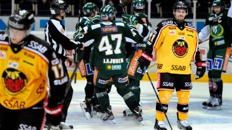 Inte nu igen. Toni Koivisto och hans Luleå Hockey förlorade för åttonde gången i rad i Karlstad.