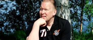 "Tomhet istället för superglädje"
