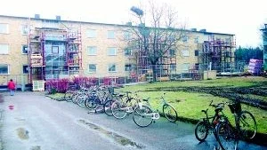 I början av januari inleddes renoveringarna av 187 lägenheter på Tegelbruket. I maj 2005 beräknas det vara klart.
FOTO: GUNNAR JOHANSSON