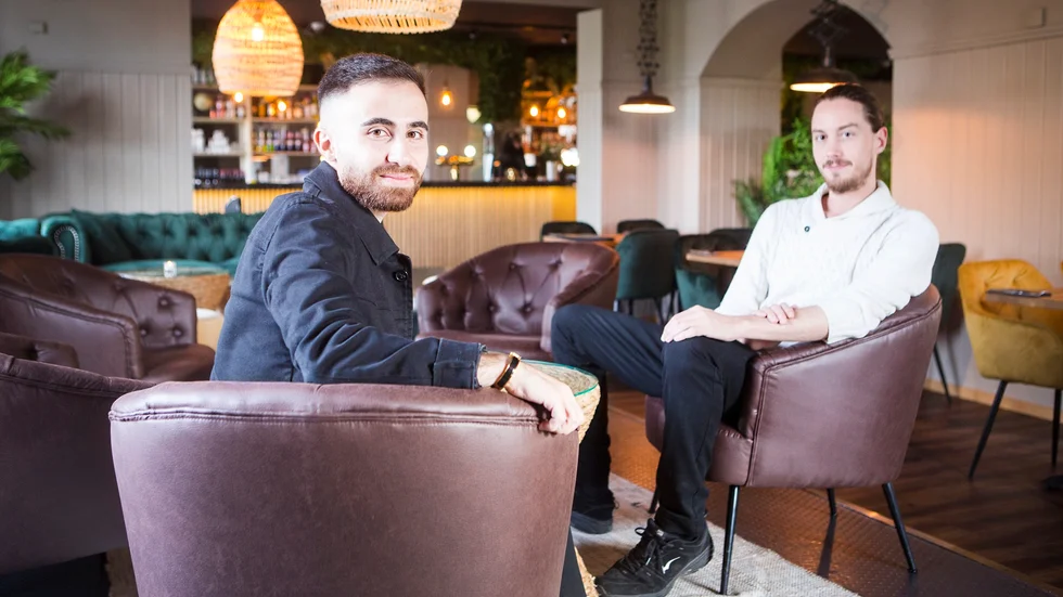 Mattias Yousef och Marcus Åman på Terrassen gläds åt de nyrenoverade lokalerna. "Vi vill att det ska kännas som hemma och utomlands på en och samma gång", säger Mattias Yousef.