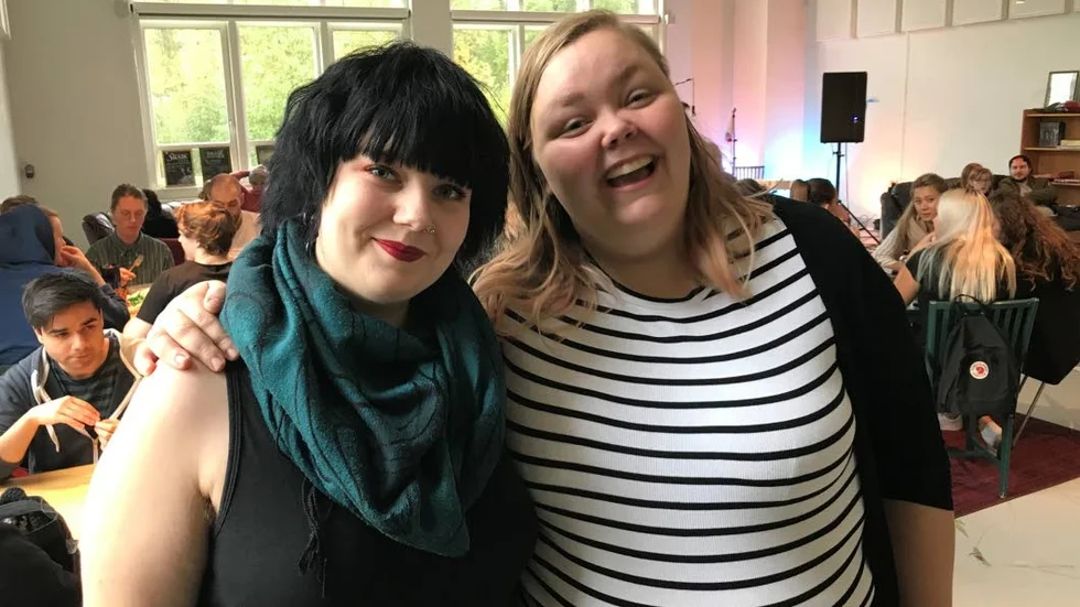 UPPSLUPPET. Emelie Häggdahl, till vänster, och Evelina Kyrk representerade Piteås nya studentsektion.