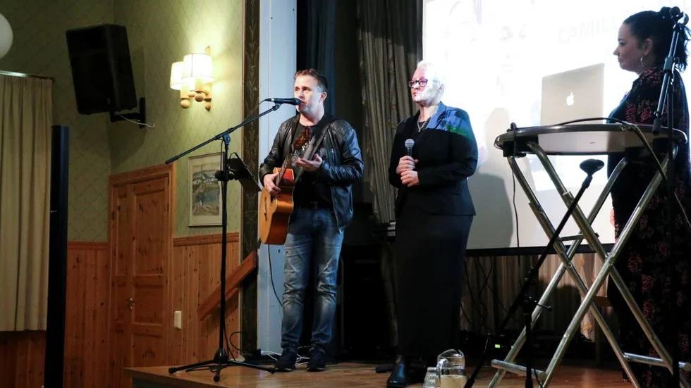Trio. Jan Johansen, Camilla Näslund och Kicki Viklund har ett spännande koncept på sin föreställning.