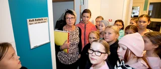 Danslever lämnade över namninsamlingen