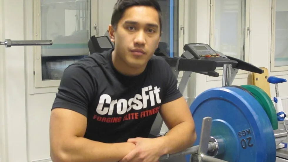IMPONERANDE. 22-årige Jonas Ruthberg är som vanligt i stöten. Han noterade imponerande 132 kilo i en stöt i 69-kilosklassen i ett SM-kval i Umeå.