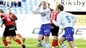 Matti Flodström ser inte särskilt nöjd ut. Och det var ju inte särskilt konstigt.. 1-5 hemma mot Örebro SK skrämmer knappast någon motståndare.
FOTO: ROBERT SVENSSON