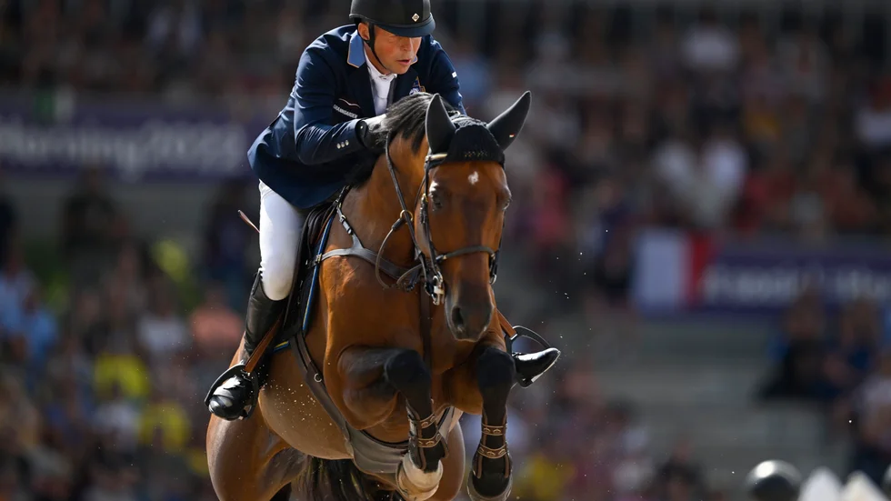 Jens Fredricson på hästen Markan Cosmopolit under VM. Fredricson var nu med och vann nationshoppningen på Spruce Meadows i Kanada.