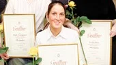 Floristerna Frida Sveningsson och Cecilia Hast flankerar frisören Jessica Heyn. Tre tjejer som i går fick sina gesällbrev, i Borgarsalen på Lida kullar.
FOTO: NICLAS SANDBERG