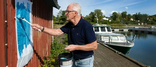Nu målas Oxelösund om från rött till blått: "Trodde inte jag skulle få uppleva det här"