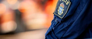 Kvinna körde in i stillastående bil – försökte smita