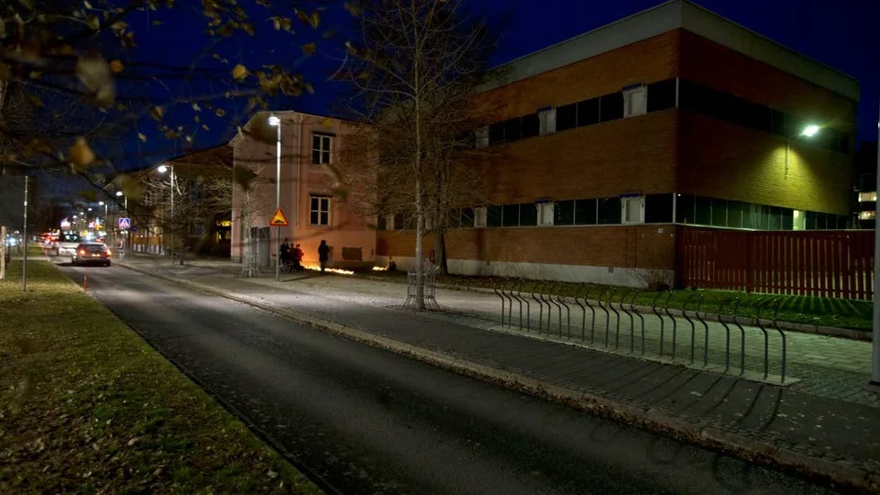 Alldeles i närheten av platsen för helgens knivattack slog den misstänkte 23-åringen ner en oskyldig man för två år sedan. Överfallet skedde helt oprovocerat.