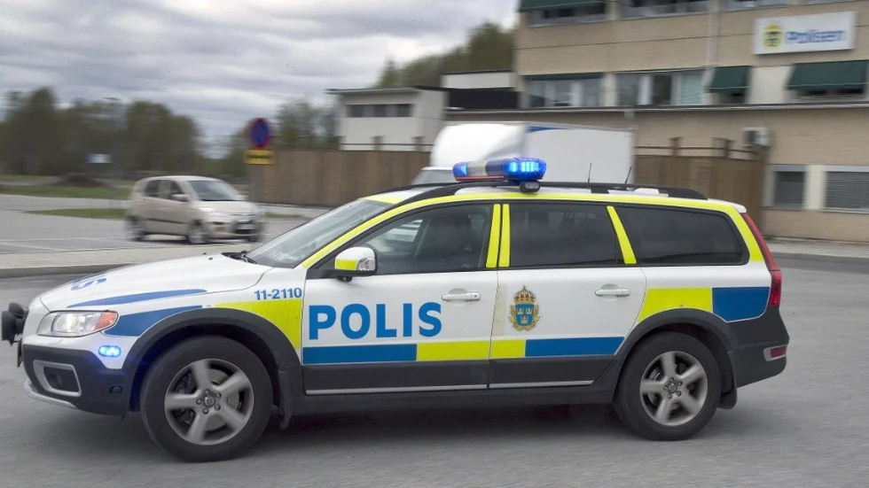 Polisbil rycker ut i Piteå