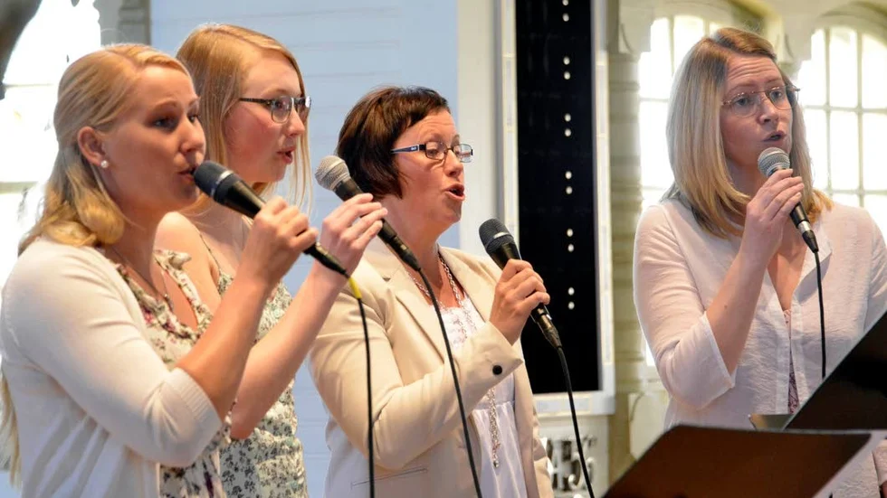 En god blandning som smakar mer. Anna Sundström, Magda och Maria Sundén samt Gunilla Balkow bjöd på en skön musikstund i Arjeplogs kyrka.