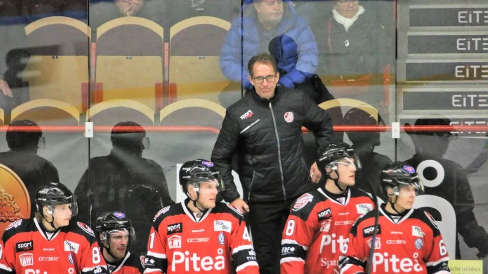Anders "Krobbe" Johanssons Piteå Hockey möter Övik borta på lördag.