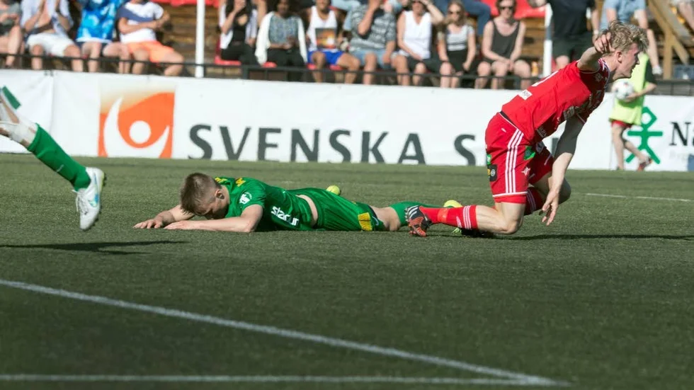 SUVERÄN. Robert Lidström gjorde sitt livs inhopp mot Dalkurd i division 1 i hemmamötet 2015. (Arkivbild)