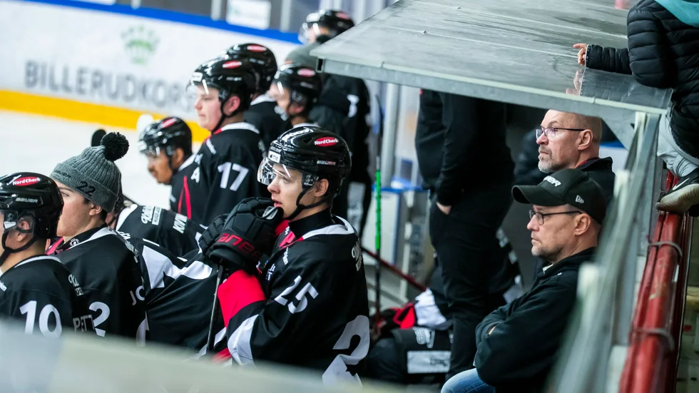 På söndagen kom första segern för Kalix Hockey.