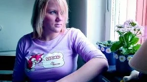 Annie Schmidtke, 15 år, överfölls i februari i år på sin väg till fotbollsträningen. Hon klarade sig undan oskadd, men händelsen har satt påverkat henne.
Foto: Titti Olovsson (0122-131 75)
titti.olovsson@folkbladet.se
