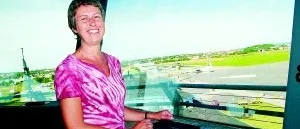 Kommunen tar över flygplatsen