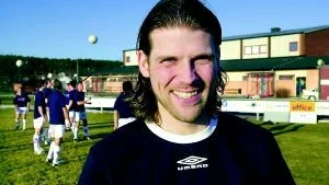 Lasse Ström ger sig inte. När man trodde karriären var över är 36-åring på väg mot serieseger med Sylvia och kanske också kval till Superettan. En del ger sig aldrig...
Foto: Janne Forsby/Arkiv