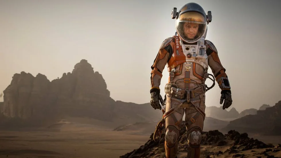 Överlevnad. Ensam på Mars får astronauten Mark Watney (Matt Damon) kämpa för sin överlevnad i underhållande "The martian".
Foto: Aidan Monaghan