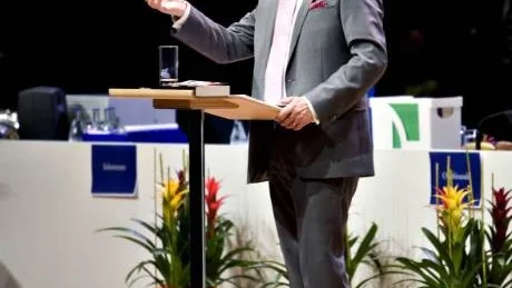 Efterlyser mer civilkurage hos det svenska folket. Vi där skyldiga att ställa upp om någon far illa, menade kd-ledaren Göran Hägglund.