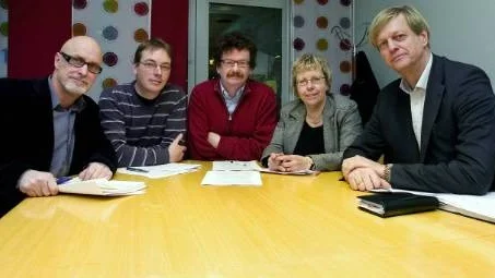 I tätt samarbete; fr v Urban Bolin, Myrorna, Claes Särevall (S), Lars Stjernkvist (S), Kerstin Hildebrand (V) samt Gösta Landgren, Arbetsförmedlingen.Foto: Titti Olovsson