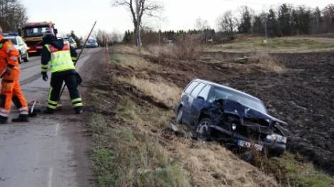 "Dråpliga nog så inträffade olyckan på precis samma ställe där en buss nyligen körde av vägen", säger brandbefäl Mats Forslund från Skärblacka. Foto: Björn Persson/Wighsnews