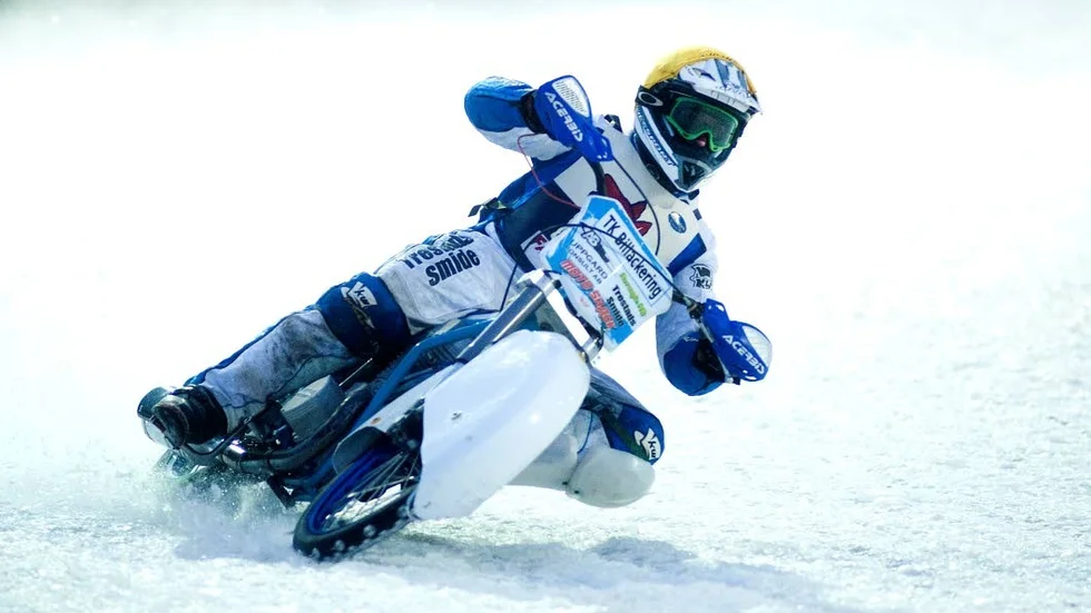 Vargarnas Andreas Bergström körde in sammanlagt tolv poäng i helgens två deltävlingar i isracingserien.