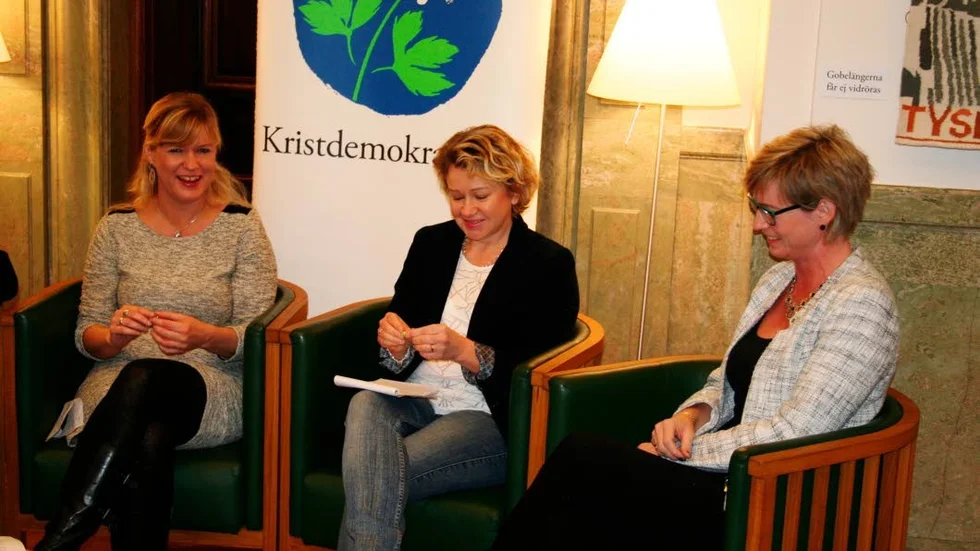Fr v: Pernilla Claar Johansson samt Monica Holstad Sandberg som gått från Vrinnevilistan till KD. Eva-Britt Sjöberg, oppositionsråd för KD i Norrköping var nöjd med tillskottet.