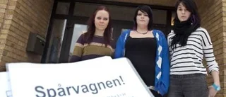 "Vi vill ha tillbaka våra spårvagnar!"