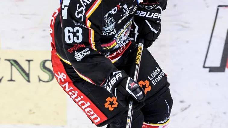 MÅL. Anja Stiefel gjorde två mål när Luleå MSSK vann första SM-semifinalen. (Arkivbidl)