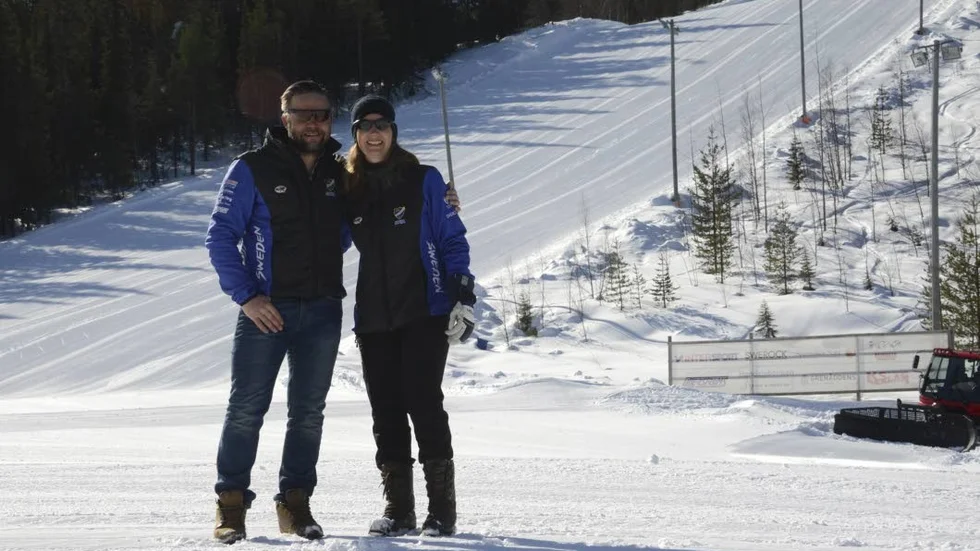 Framgång. Arvidsjaur alpinas Carl-Johan Olofsson och Kristina Stenbro tror att den tajt sammansvetsade styrelsen är en av orsakerna till att verksamheten rullar på så bra som den gör.