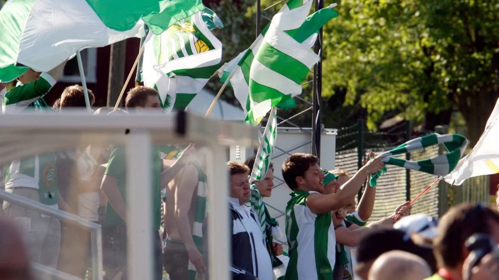 Hammarbys supporters har haft anledning att jubla flera gånger under vårsäsongen. Herrarna är obesegrade i allsvenskan medan damlaget, som besöker LF Arena (bilden) söndag eftermiddag, förlorat de två senaste efter en stark öppning.