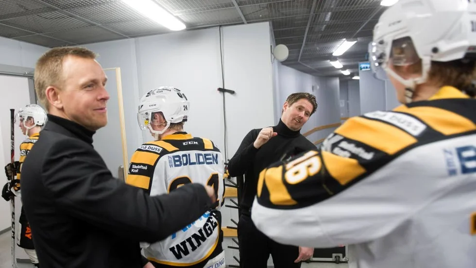 Bert Robertsson lämnar men Stefan Klockare blir kvar i Skellefteå.