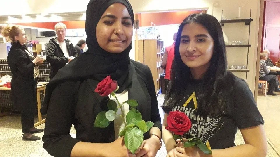 Jemila Aragi och Danja Ismael driver UF-företagar Smoothie 4 you. En verksamhet som har blivit så populär och tagit dem ända till SM i Ungt företagande.