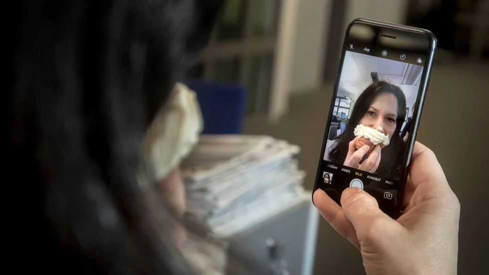 Selfie. Gör som PT:s digitala redaktör Elin Backlund och ta en semmel-selfie så är du med och tävlar om presentkort till Biotrean.