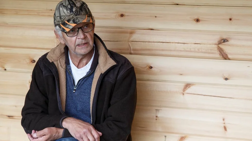 UPPRUSTNINGEN FÄRDIG. Lars-Erik Andersson, Jägareförbundet, ser fram emot invigningen.