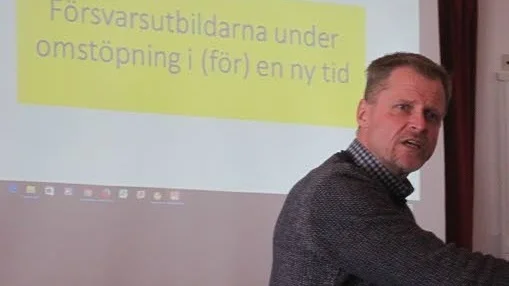 FBU:s generalsekreterare Bengt Sandström, Stockholm, gästade Försvarsutbildarna Norrbottens årsstämma i Överkalix.