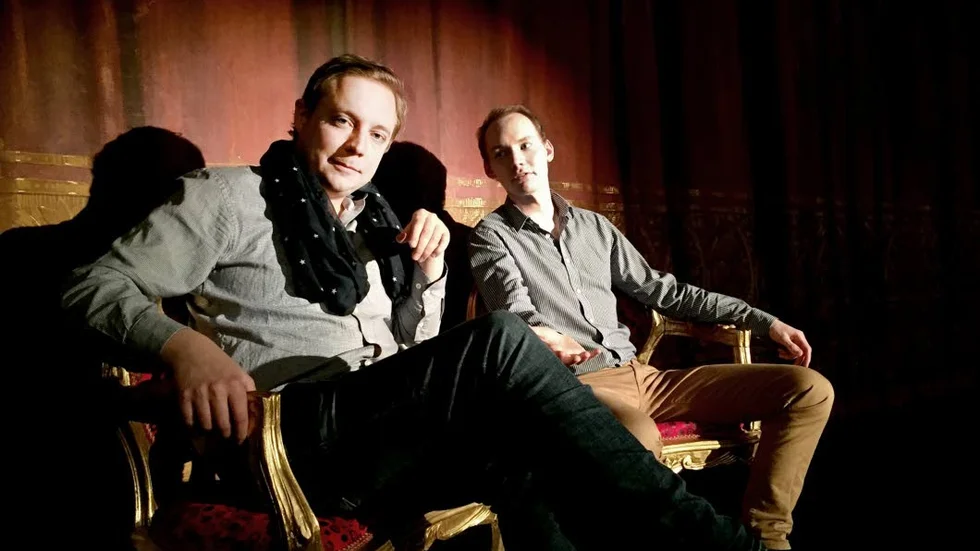 KULTURDUO. Sebastian Andersson (till vänster) och Isak Wernhoff, träffades när de pluggade ekonomi vid Linköpings universitet. Nu tar de över Arbisteatern.