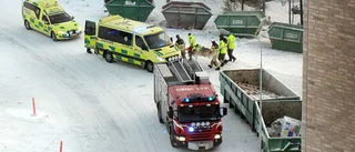 Föll sju meter  från tak – krossade hälarna