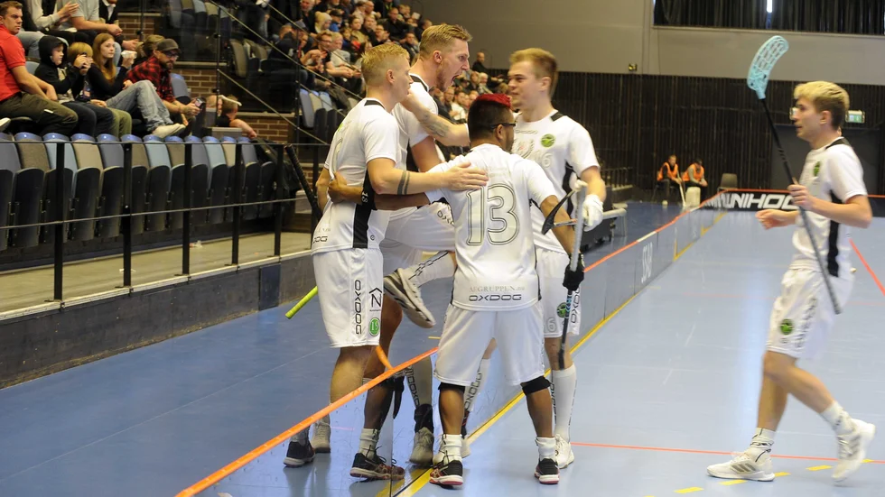 Yes, det tog knappt två minuter innan FBC Nyköping hade gjort sitt första mål. Man gjorde även det sista och vann klart med 9-3 mot Onyx.